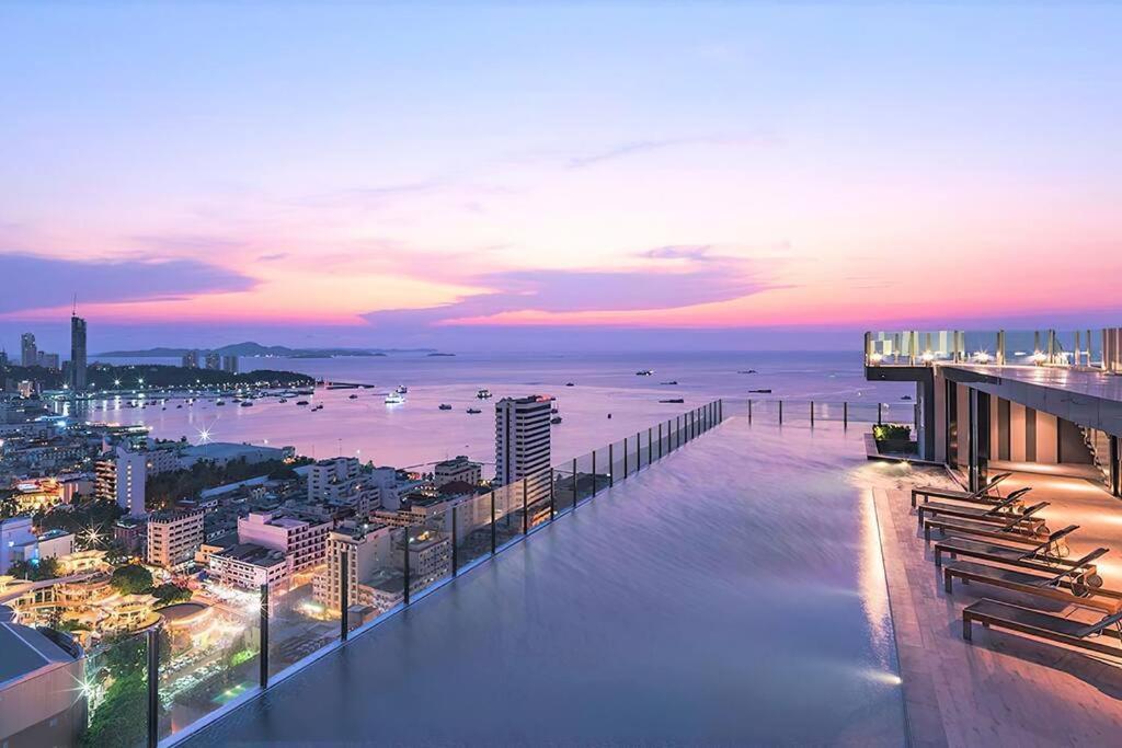 Central Pattaya, Beautiful Place Walk To The Beach Apartment Exterior photo