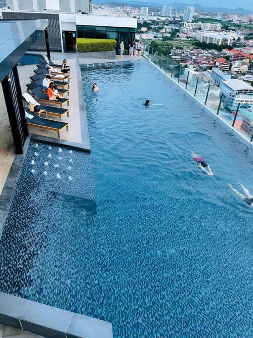 Central Pattaya, Beautiful Place Walk To The Beach Apartment Exterior photo